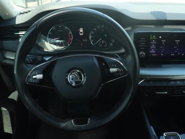 Skoda Octavia IV (A8) с пробегом 2021 года, цена 2 530 000 рублей, 70941 км, лифтбек, Автокод Объявления