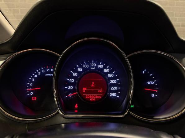 Kia Ceed II с пробегом 2013 года, цена 880 000 рублей, 210401 км, хэтчбек, Автокод Объявления