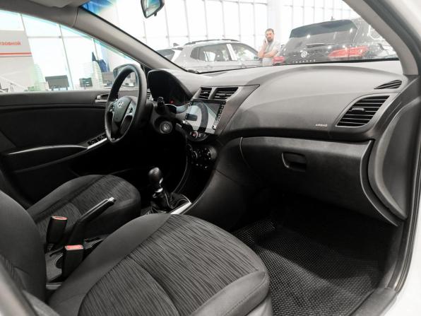Hyundai Solaris I Рестайлинг с пробегом 2016 года, цена 880 000 рублей, 183757 км, седан, Автокод Объявления