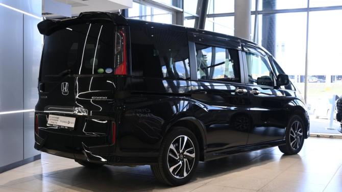Honda Stepwgn V с пробегом 2016 года, цена 1 879 000 рублей, 132347 км, минивэн, Автокод Объявления