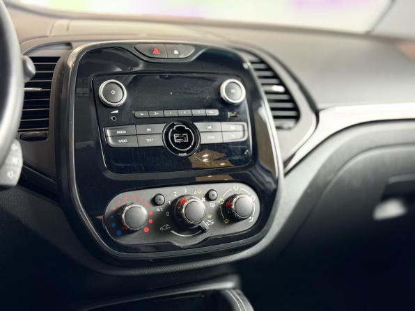 Renault Kaptur I Рестайлинг с пробегом 2021 года, цена 1 050 000 рублей, 152656 км, внедорожник, Автокод Объявления