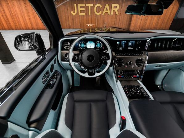 Rolls-Royce Cullinan I Рестайлинг с пробегом 2024 года, цена 57 292 000 рублей, 1876 км, внедорожник, Автокод Объявления