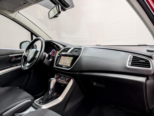 Suzuki SX4 II (S-Cross) Рестайлинг с пробегом 2016 года, цена 1 415 000 рублей, 140049 км, хэтчбек, Автокод Объявления