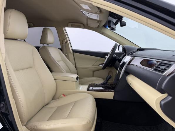 Toyota Camry VII (XV50) Рестайлинг с пробегом 2016 года, цена 1 820 000 рублей, 193000 км, седан, Автокод Объявления