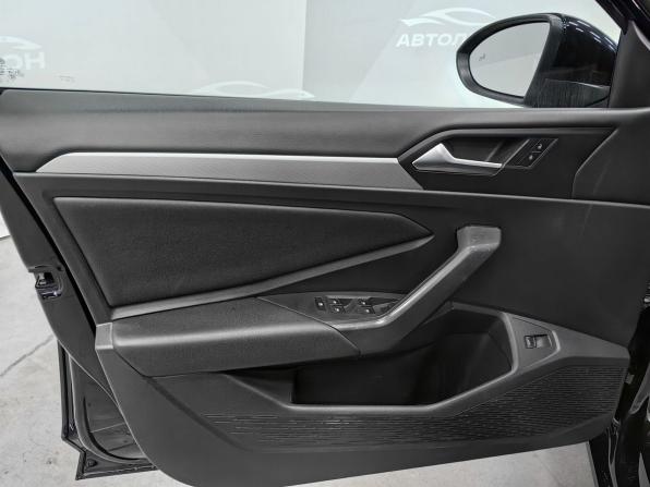 Volkswagen Jetta VI Рестайлинг с пробегом 2018 года, цена 1 550 000 рублей, 120000 км, седан, Автокод Объявления