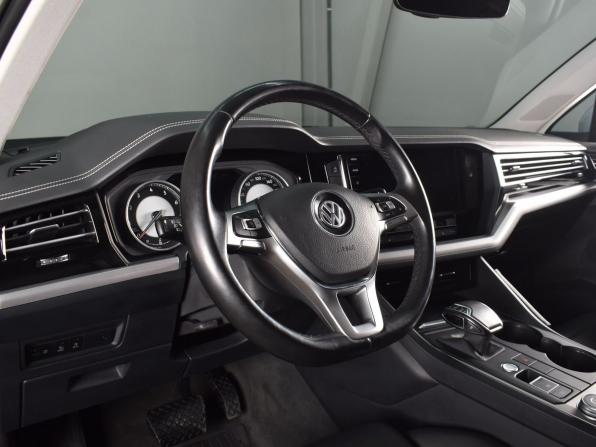 Volkswagen Touareg III с пробегом 2019 года, цена 4 619 999 рублей, 129700 км, внедорожник, Автокод Объявления