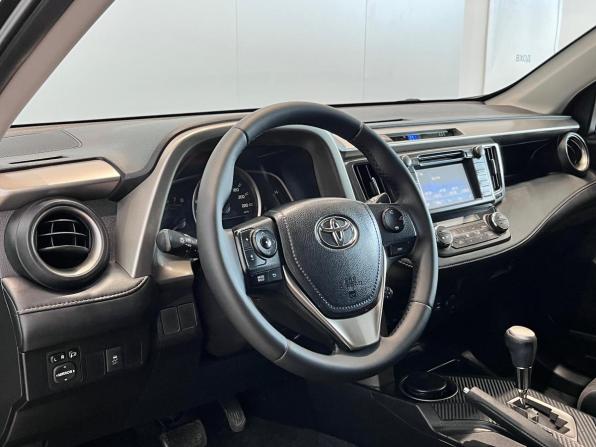 Toyota RAV4 IV (XA40) с пробегом 2015 года, цена 1 790 000 рублей, 213239 км, внедорожник, Автокод Объявления