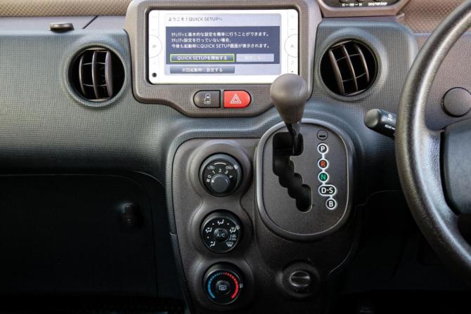 Toyota Spade с пробегом 2014 года, цена 870 000 рублей, 77145 км, компактвэн, Автокод Объявления