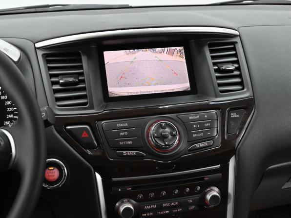 Nissan Pathfinder IV с пробегом 2015 года, цена 1 699 000 рублей, 191000 км, внедорожник, Автокод Объявления