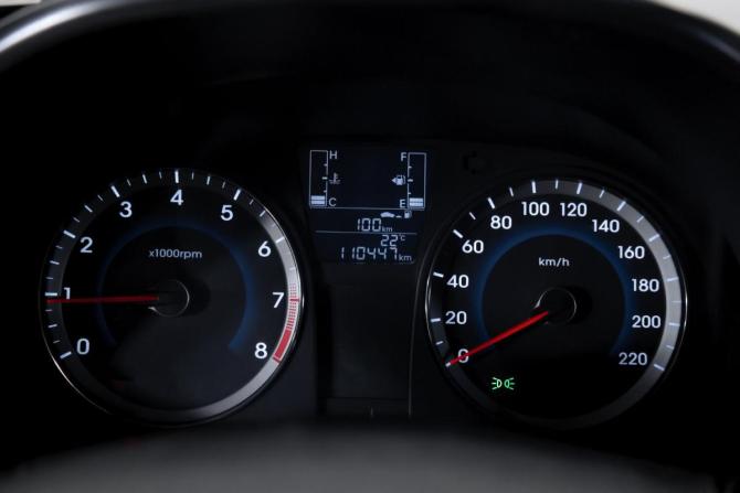 Hyundai Solaris I Рестайлинг с пробегом 2015 года, цена 849 000 рублей, 110446 км, хэтчбек, Автокод Объявления