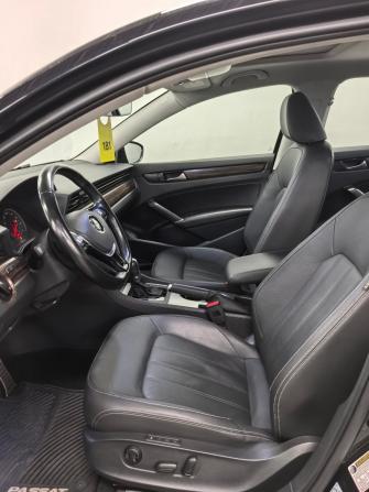 Volkswagen Passat (North America and China) II (NA Market) с пробегом 2019 года, цена 2 090 000 рублей, 77000 км, седан, Автокод Объявления