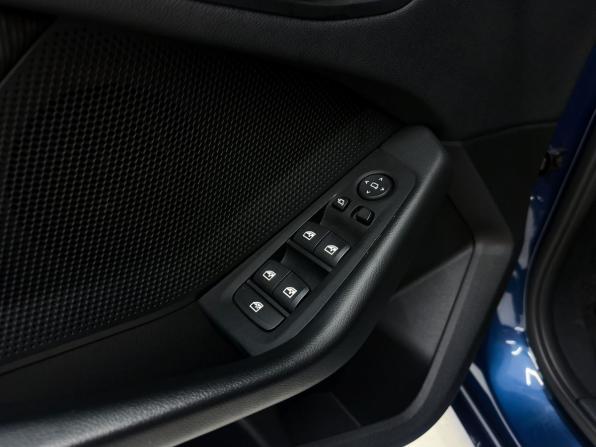 BMW 1 серии III (F40) с пробегом 2021 года, цена 2 400 000 рублей, 86485 км, хэтчбек, Автокод Объявления