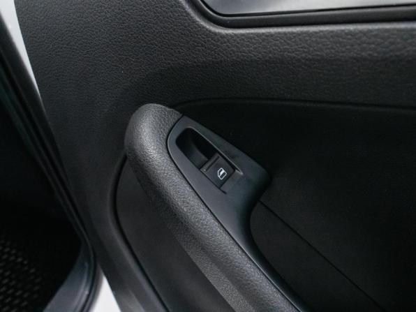 Volkswagen Jetta VI Рестайлинг с пробегом 2014 года, цена 990 000 рублей, 111362 км, седан, Автокод Объявления