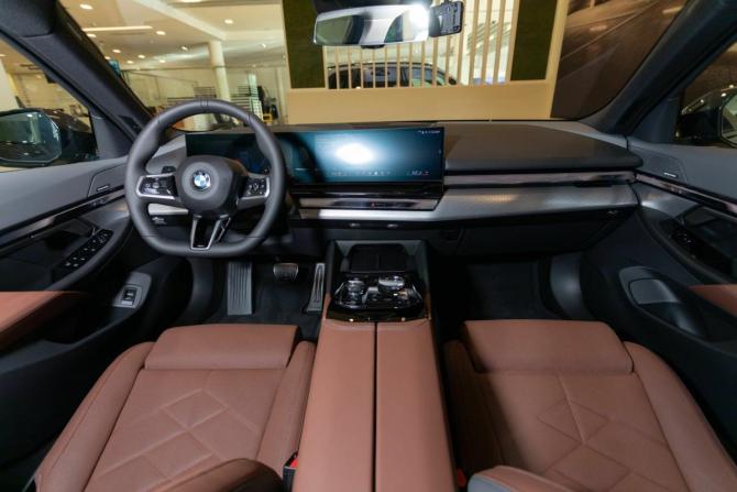 Новый BMW 5 серии VIII (G60/G61/G68) 2025 года, цена 12 629 900 рублей, седан, Автокод Объявления