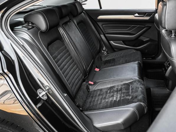 Volkswagen Passat B8 Рестайлинг с пробегом 2020 года, цена 2 199 000 рублей, 117019 км, седан, Автокод Объявления