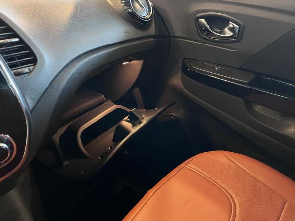 Renault Kaptur I с пробегом 2016 года, цена 1 490 000 рублей, 163870 км, внедорожник, Автокод Объявления