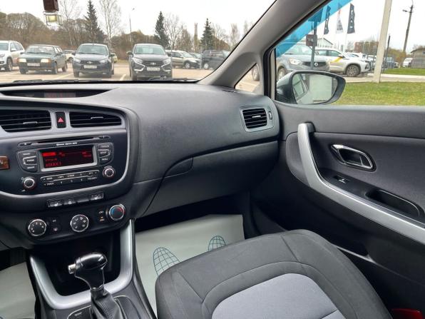Kia Ceed II с пробегом 2012 года, цена 1 090 000 рублей, 140050 км, хэтчбек, Автокод Объявления