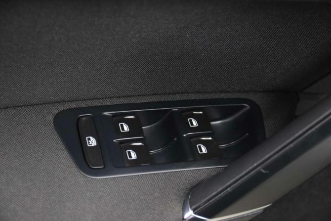 Volkswagen Golf VII с пробегом 2013 года, цена 1 135 170 рублей, 208796 км, хэтчбек, Автокод Объявления