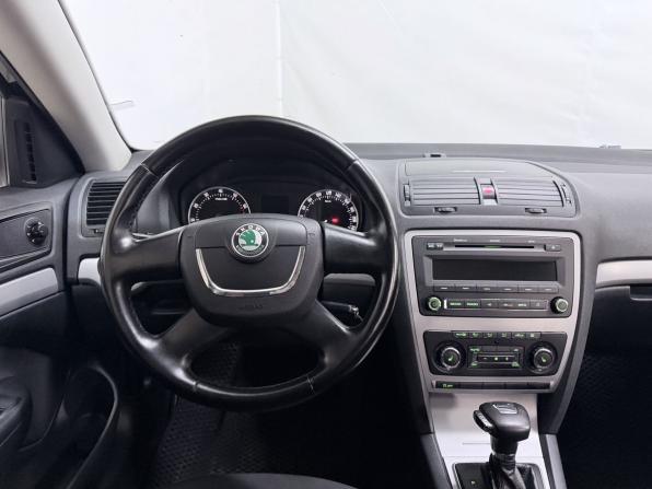 Skoda Octavia II (A5) Рестайлинг с пробегом 2012 года, цена 829 000 рублей, 208037 км, лифтбек, Автокод Объявления
