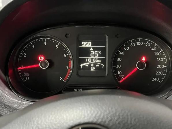 Volkswagen Polo V Рестайлинг с пробегом 2016 года, цена 985 000 рублей, 119105 км, седан, Автокод Объявления