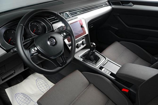 Volkswagen Passat B8 с пробегом 2017 года, цена 1 619 000 рублей, 282000 км, универсал, Автокод Объявления