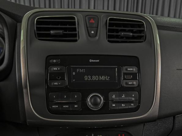 Renault Sandero II Рестайлинг с пробегом 2018 года, цена 854 000 рублей, 169648 км, хэтчбек, Автокод Объявления