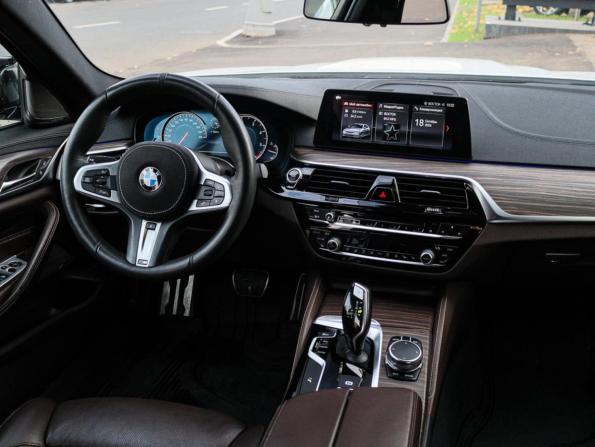 BMW 5 серии VII (G30/G31/G38) с пробегом 2017 года, цена 3 699 000 рублей, 189000 км, седан, Автокод Объявления