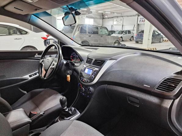 Hyundai Solaris I с пробегом 2013 года, цена 660 000 рублей, 155900 км, седан, Автокод Объявления