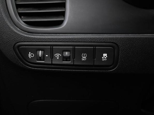Kia Rio IV с пробегом 2018 года, цена 1 319 000 рублей, 98599 км, седан, Автокод Объявления