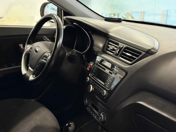 Kia Rio III Рестайлинг с пробегом 2015 года, цена 975 000 рублей, 201212 км, седан, Автокод Объявления