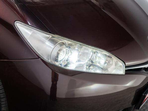 Toyota Wish II Рестайлинг с пробегом 2013 года, цена 1 395 000 рублей, 132300 км, минивэн, Автокод Объявления