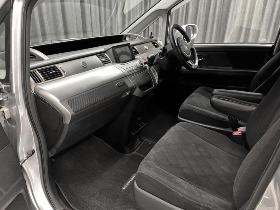 Honda Stepwgn III Красноярск  - изображение 10