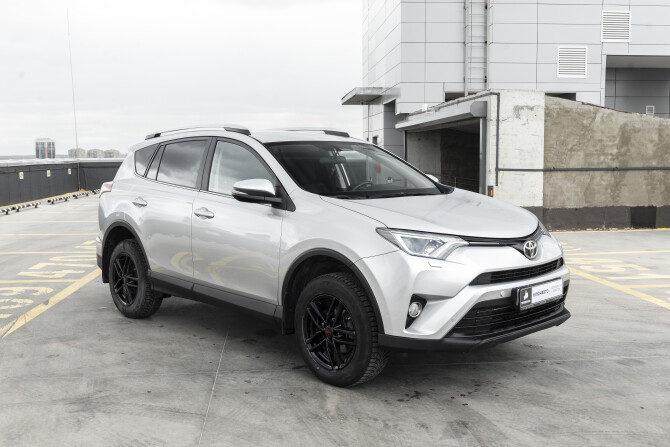 Toyota RAV4 IV (XA40) Рестайлинг с пробегом 2017 года, цена 2 150 000 рублей, 93000 км, внедорожник, Автокод Объявления