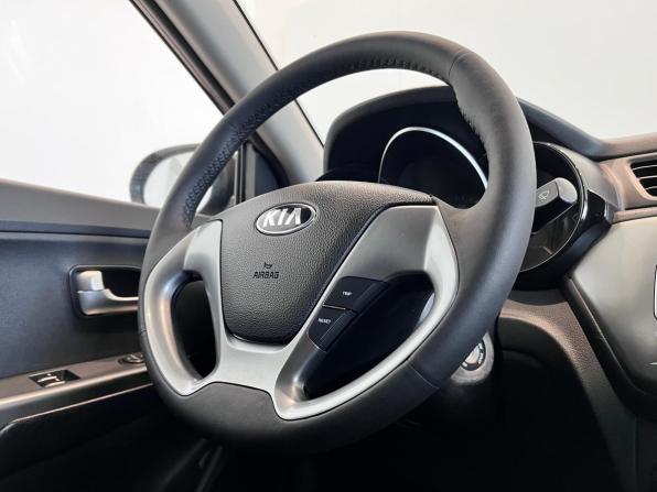 Kia Rio III Рестайлинг с пробегом 2015 года, цена 850 000 рублей, 178679 км, седан, Автокод Объявления