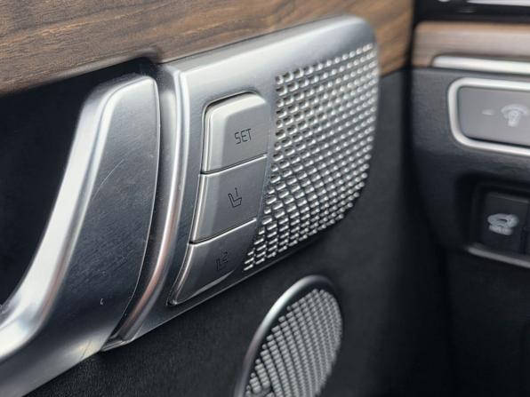 Kia Mohave I Рестайлинг 2 с пробегом 2020 года, цена 4 990 000 рублей, 44273 км, внедорожник, Автокод Объявления