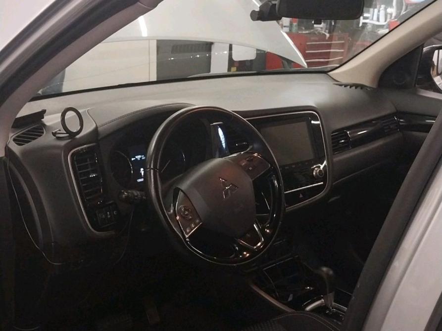 Mitsubishi Outlander III Рестайлинг 3 Санкт-Петербург  - изображение 7