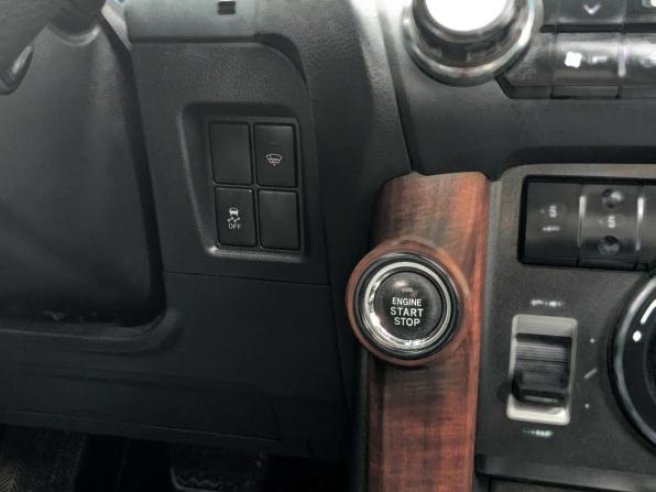 Toyota Land Cruiser Prado 150 Series Рестайлинг 1 с пробегом 2017 года, цена 3 940 000 рублей, 162000 км, внедорожник, Автокод Объявления