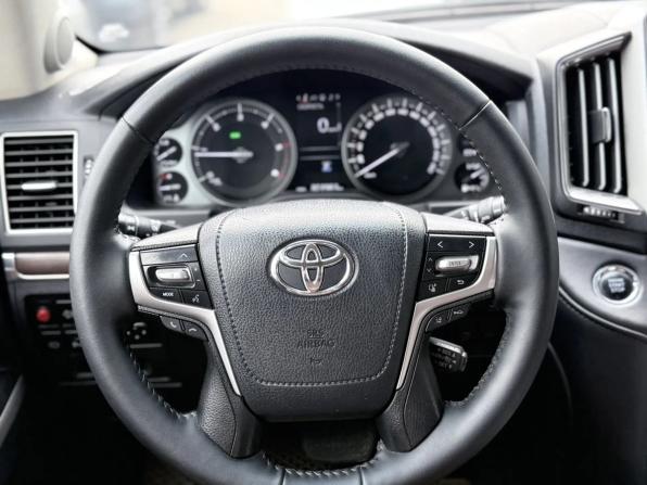 Toyota Land Cruiser 200 Series Рестайлинг 2 с пробегом 2016 года, цена 5 249 000 рублей, 303953 км, внедорожник, Автокод Объявления