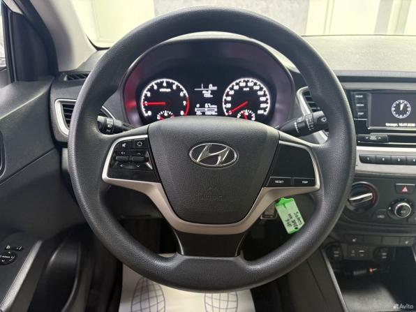 Hyundai Solaris II с пробегом 2017 года, цена 1 195 000 рублей, 108048 км, седан, Автокод Объявления