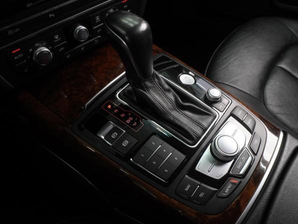 Audi A6 IV (C7) Рестайлинг с пробегом 2015 года, цена 1 699 000 рублей, 207416 км, седан, Автокод Объявления