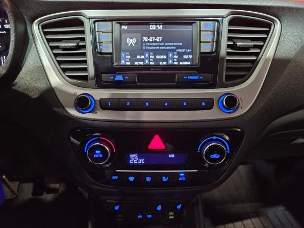Hyundai Solaris II с пробегом 2017 года, цена 1 049 000 рублей, 147481 км, седан, Автокод Объявления