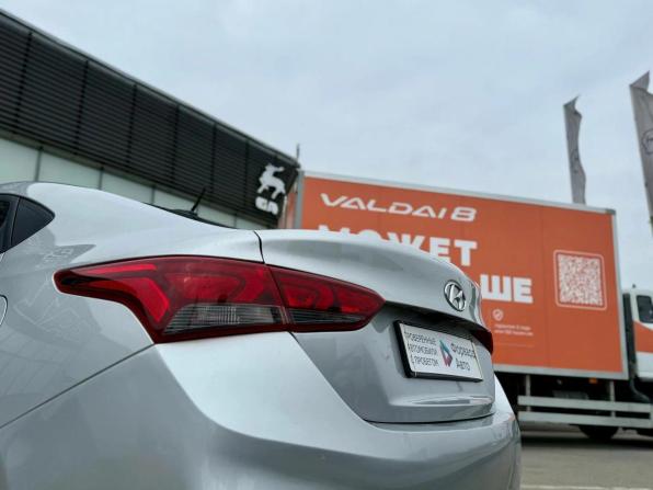 Hyundai Solaris II с пробегом 2019 года, цена 1 315 000 рублей, 147000 км, седан, Автокод Объявления