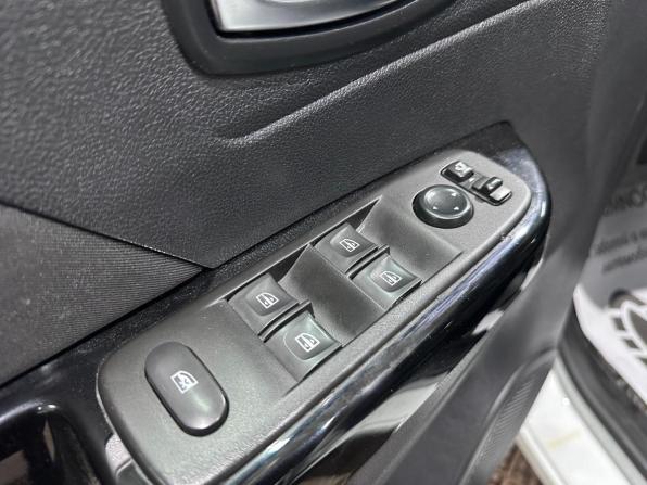 Renault Kaptur I Рестайлинг с пробегом 2021 года, цена 1 265 000 рублей, 73260 км, внедорожник, Автокод Объявления