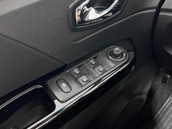 Renault Kaptur I с пробегом 2017 года, цена 1 375 000 рублей, 143742 км, внедорожник, Автокод Объявления