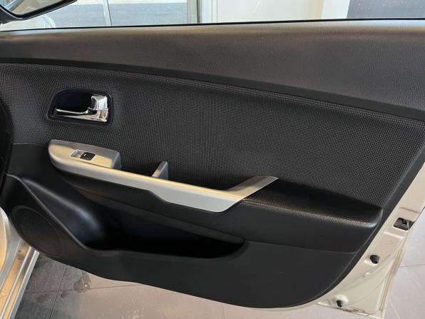 Kia Rio III с пробегом 2013 года, цена 890 000 рублей, 167309 км, хэтчбек, Автокод Объявления
