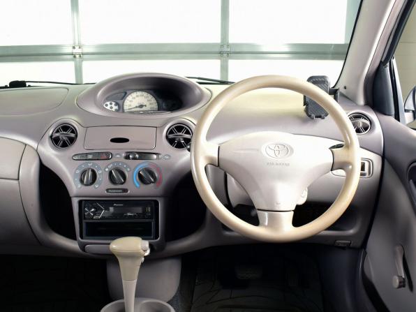 Toyota Platz с пробегом 2000 года, цена 319 995 рублей, 299999 км, седан, Автокод Объявления
