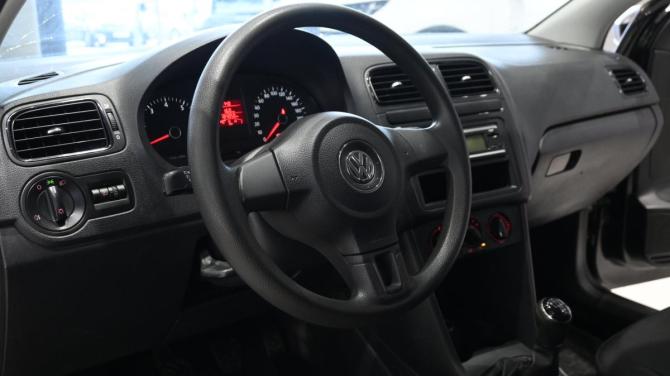 Volkswagen Polo V с пробегом 2014 года, цена 680 000 рублей, 184049 км, седан, Автокод Объявления