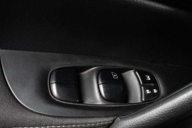 Nissan Qashqai II с пробегом 2016 года, цена 1 689 000 рублей, 90100 км, внедорожник, Автокод Объявления