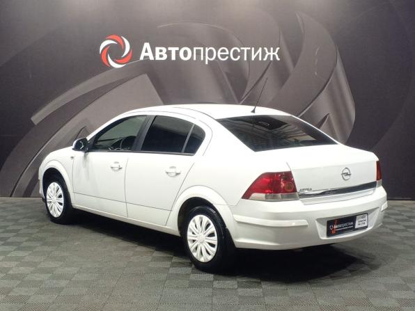 Opel Astra H Рестайлинг с пробегом 2013 года, цена 520 000 рублей, 192610 км, седан, Автокод Объявления