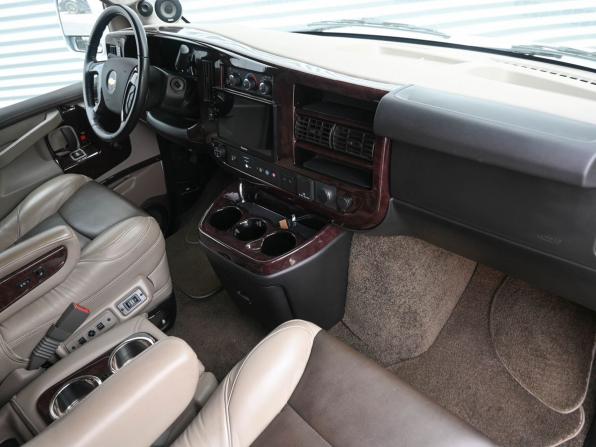 Chevrolet Express II с пробегом 2020 года, цена 10 999 900 рублей, 35000 км, минивэн, Автокод Объявления